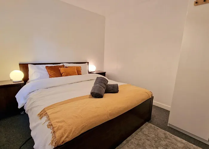 Millmead Apartment In Central Guildford With Parking