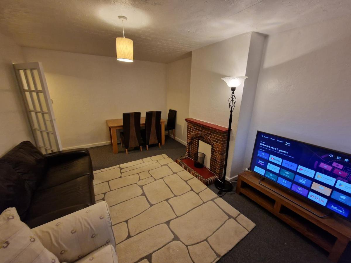 Millmead In With Parking Apartment *